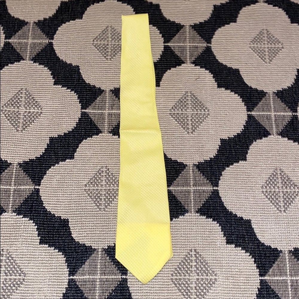 VINTAGE yellow tie